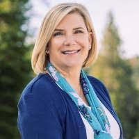 Laurie Eldridge's Instagram, Twitter & Facebook