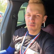 Will there be a fix for Apple Maps and CarPlay issues in BMW i4?