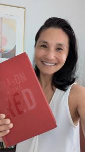 ❤️ seeing my new book Million in the Red in the wild. If you don't have a  copy yet… 👇 comment & I'll send the link