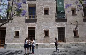 L'acord entre la universitat de valència i la conselleria de participació, transparència, cooperació i qualitat democràtica permetrà a la càtedra continuar les activitats formatives, culturals i d'investigació orientades al coneixement i difusió del dret foral valencià. Alumnos Privadas Hospitales Publicos La Universidad Catolica De Valencia Se Esta Generando Inseguridad Comunidad Valenciana El Pais
