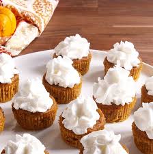 Don't panic, i didn't put actual turkey in these cupcakes! 20 Easy Thanksgiving Cupcake Recipes Cupcake Ideas For Thanksgiving