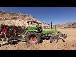 الحراثة تقوم بـ تهيئة الأرض للزراعة جنة اسحن 1 زراعة القات مريس اليمن youtube in 2021 tractors vehicles
