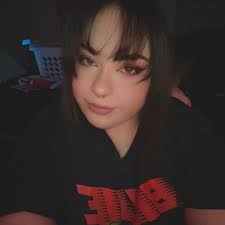 Does the new citrus blackberry look pitch black?