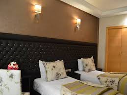 You were redirected here from the unofficial page: Hotel La Luna
