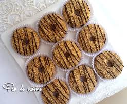 Sable Au Halwa Turc Et Cacahuetes Fan De Cuisine French Macaroon Recipes Macaroon Recipes Food