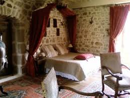Pin By Kelsey Hood On If I Had A House Medieval Bedroom Medieval Home Decor Castle Bedroom