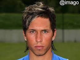 1) Hat denselben Friseur wie Danny Latza, Mike Werner und Mesut Özil. 2)  Gewann alle seine Spiele mit der deutschen Nationalmannschaft mit 5 Toren  Unterschied. 3) Mit 1,70m Körpergröße genau einen Zentimeter