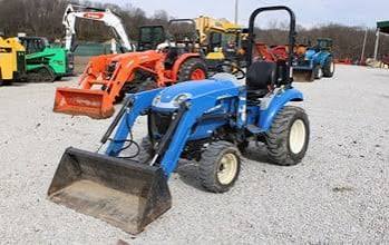 New Holland BOOMER 20 Tractor