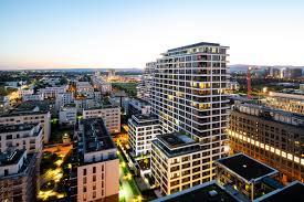 Der hafen von morges hinten das schloss morges kanton waadt genfer see schweiz. Neubauprojekt Solid Home Bauwerk