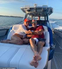 She has neither of her romantic partners. Yolanda Hadid Celebrates Her Second Anniversary With Her Boyfriend Joseph Jingoli Aktuelle Boulevard Nachrichten Und Fotogalerien Zu Stars Sternchen