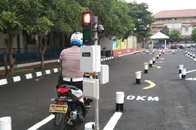 Kamis 25 juni 2020 selasa 15 september 2020 176564 views. Ingin Lulus Dan Dapat Sim Ini Bocoran Uji Praktik Dengan Sistem E Drives Halaman All Kompas Com
