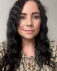 Amy Romero's Instagram, Twitter & Facebook