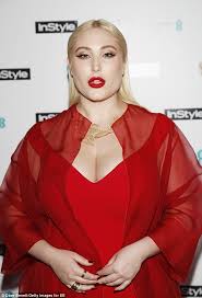 Hayley hasselhoff is an american actress and model who was born on august 26, 1992, in los angeles, california to her parents pamela bach and david hasselhoff. Hayley Hasselhoff Flaunts Her Curves At Bafta Ee Party Daily Mail Online