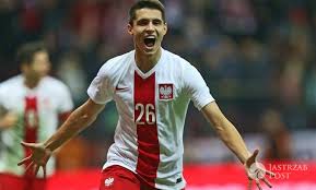 Bartosz kapustka uszkodził więzadło krzyżowe przednie i czeka go długi proces leczenia oraz rehabilitacji. Bartosz Kapustka Jak Zaczynal Gdzie Gral Wikipedia