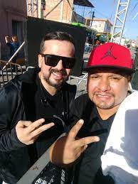 Their music encompasses the styles of cumbia (hence their name), hip hop, and r&b. Eduardo Gonzalez On Twitter Kumbia Kings En Soledad De G S Slp Un Concierto De Lujo Y Al Fin Se Me Hizo Conocer Al Senoron Cruz Martinez En Persona Despues De
