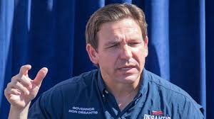 Acusan al gobernador de Florida por una ley que impacta en la alimentación  de millones de niños