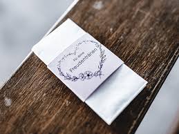 Die taschentücher für eure zeremonie könnt ihr individuell gestalten. Diy Hochzeit Freudentranen Taschentucher Inkl Vorlage Weddlyn