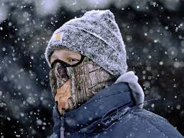 Hot showers immediately warm you up, but cold showers improve blood circulation between your skin and organs. How Cold Temperatures Affect The Body