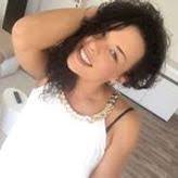 Denise Resch's Instagram, Twitter & Facebook