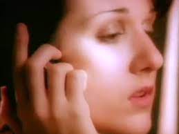 Quand je m'endors contre ton corps alors je n'ai plus de doute l'amour existe encore l'amour existe encore l'amour existe encore. Celine Dion L Amour Existe Encore Watch For Free Or Download Video