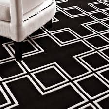 Skandi teppich schwarz weiß outdoor balkon terrasse rauten design wetterfest. Wunderschoner Luxus Teppich Von Casa Padrino Aus 100 Neuseeland Wolle Schwarz Weiss Kastchen Muster Samtweich Hochwertige Qualitat