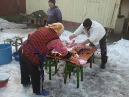 Check spelling or type a new query. Foto TÄƒiatul Porcului In Bucovina Un AdevÄƒrat Ritual Suceavanews Ro