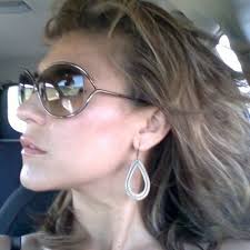 Michelle Clyde (@ClydeAfornia)