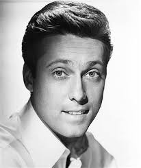 Grammy ödüllü şarkıcı Jack Jones hayatını kaybetti