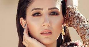 مجموعة من احدث صور الفنانة مى عمر مى عمر فنانة ممثلة مصرية شابة بدأت مشوارها الفنى فى الاخراج و الانتاج ثم انتقلت الى التمثيل ح arab beauty beauty girl beauty