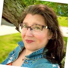 Erin Sammon's Instagram, Twitter & Facebook