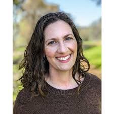 Amy Capelle's Instagram, Twitter & Facebook