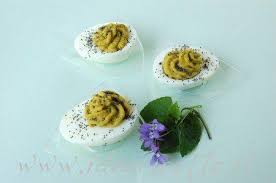 Maybe you would like to learn more about one of these? Ricetta Uova Sode Ripiene Con Maionese E Pesto Di Foglie Di Basilico E Castagne Ideericette