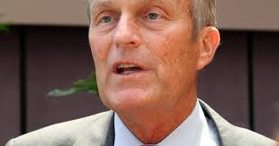 Blunt, former Missouri senators press Akin to quit