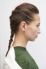 Mèches à tresser ou, perruques déjà tressées. Tresse Chignon Queue De Cheval Quelle Coiffure Facile Adopter Cet Ete Madame Figaro