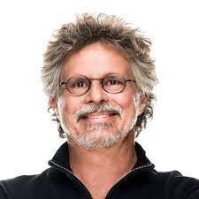 Kenneth Lansdell's Instagram, Twitter & Facebook