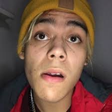 Stream Robert Pavlov music