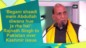 Baki saas sasur ke sath kheton main chali jati…tabhi mera dhayan kisi ahat se toota…main jaldi se uth kar bahar aye to dekh vijay wahan par khada tha…usen. Kab Se Khada Hun Main Yahan Mummy Kasam Lyrics Coolie No 1 Surilegeet