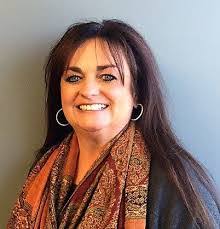 Deann Ward's Instagram, Twitter & Facebook