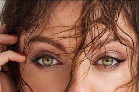 Born 28 november 1985) is a hungarian singer who won the 2006 title of megasztár (megastar), hungary's nationwide talent search, that resembles, but is not based on, pop idol. Ruzsa Magdi Ugy Nez Ki Mint Egy Szupermodell Ridikul