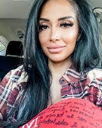 Sonya Sumner's Instagram, Twitter & Facebook