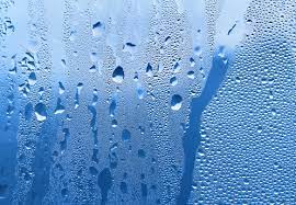 Das kondenswasser am fenster ist nichts anderes als feuchtigkeit, die in der raumluft in form von unsichtbarem dampf vorhanden ist. Nasse Fenster Im Winter Ursachen Und Losungen Rumpfinger Gmbh