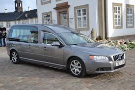 Danimarka kraliyet ailesi, kraliçe'nin yetmişinci doğum günü kutlamaları sırasında (16 nisan 2010). Danimarka Da Kraliyet Ailesinin Asirlik Gelenegi Bozuldu