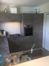 Vous Etes A La Recherche D Une Cuisine Moderne En Bois A Francheville Faites Appel A Notre Decorateur En 2020 Cuisine Bois Moderne Cuisine Moderne Agencement Cuisine