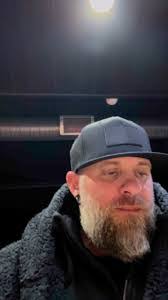 Kellie Jewell's Instagram, Twitter & Facebook