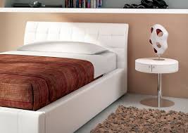 Le morbide linee dei lati del letto avvolgono il materasso, creando una sensazione di comfort assoluto. Letto Una Piazza E Mezza Camerette Ragazzi