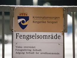 Fengselet som er omkranset av en syv meter høy mur, er også et av landets sikreste. 55 Aring Tilstar A Ha Drept Overgrepssiktet Medfange