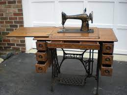 This manual does not contain information concerning the treadle cabinet. Early 1900s Singer Treadle Sewing Machine With 7 Drawer Tiger Oak Cabinet Before Res Singer Sewing Machine Vintage Treadle Sewing Machines Old Sewing Machines