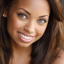 Black Female Actor With Green Eyes Logan Browning Black Female With Green Eyes Natural Or Photoshoped Logan Browning Beautiful Face Hair Inspiration