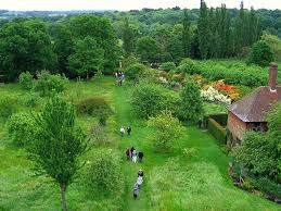 The Beauty Of English Gardens England Gardens Sissinghurst Castle Garden In Kent 6 English Garden Garden Tours England Countryside
