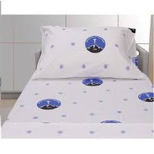 Türkiye standartlarında çift kişilik nevresim takımları 1 adet nevresim 1 adet çarşaf ve 2 adet standart yastık kılıfı bazı markalarda + 2 adet oxford yastık kılıfından oluşmaktadır. Pn162 Tek Kisilik Nevresim Takimi